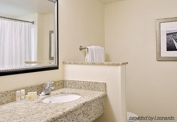 Courtyard Fort Myers At I-75 And Gulf Coast Town Center Estero Habitación foto